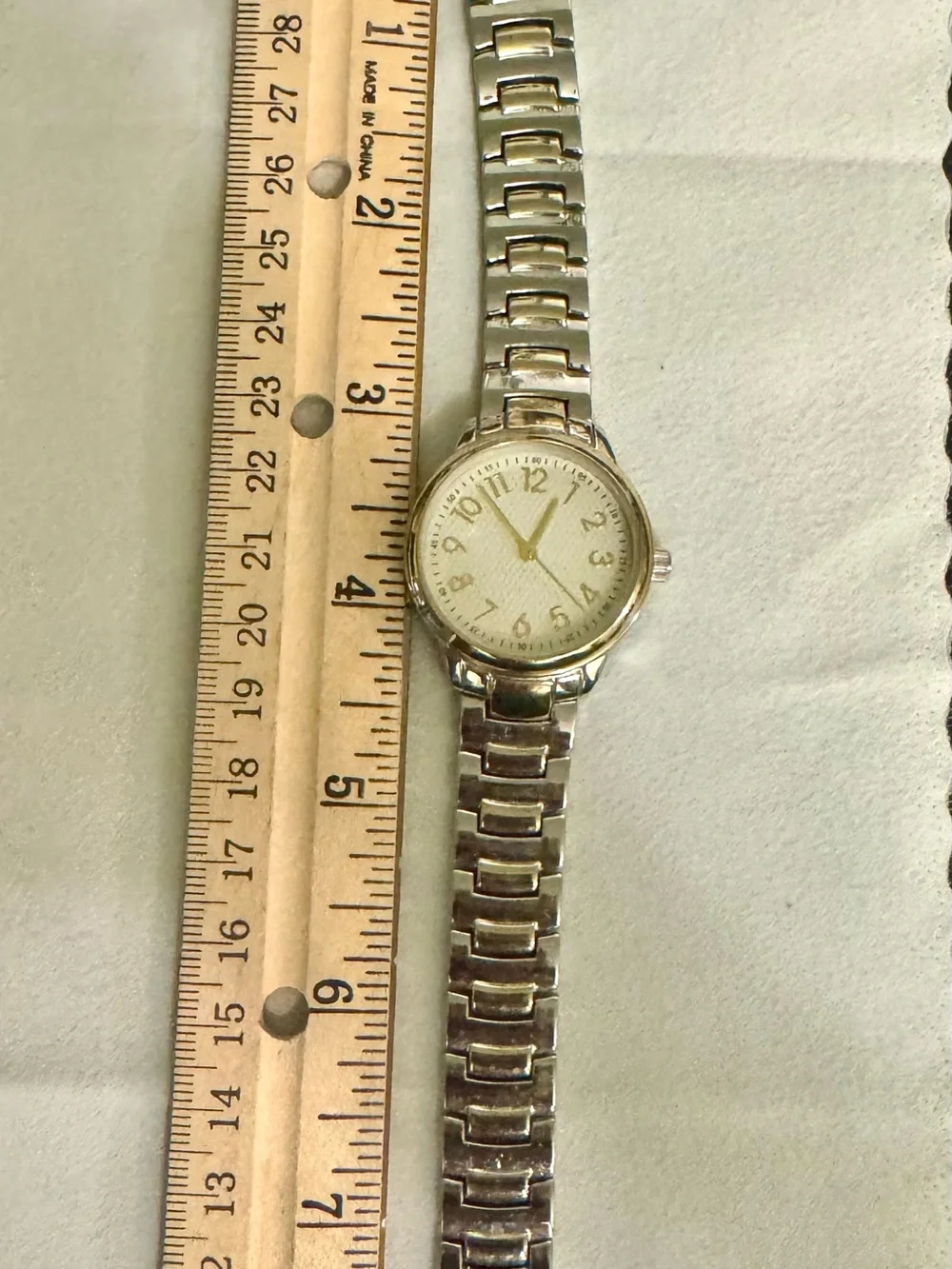 Classic Unisex Silver-Tone Link Watch New Battery